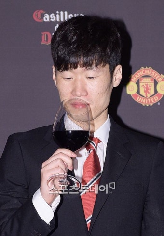 [포토]박지성, 와인 향이 좋네요[스포츠투데이]