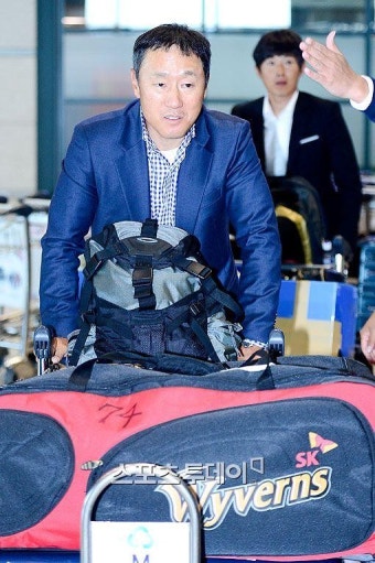 롯데, 이종운 감독 경질…신임 감독에 조원우 SK 수석코치 선임