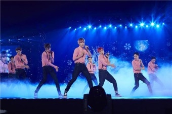 엑소, 도쿄돔콘서트 성료…14만 5천여팬 '열광의 도가니'