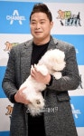 [ST포토]포즈 취하는 현주엽-해피(개밥주는남자)