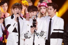 [ST포토] 더블에스301, 컴백 후 첫 1위(더쇼)