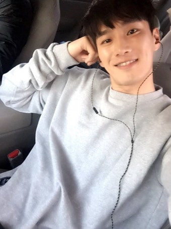안보현 모델로 데뷔해 배우 전향 