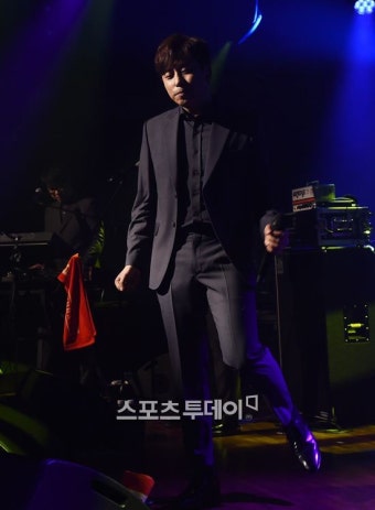 [ST포토] 이원석, 무대 즐기는 데이브레이크 맏형