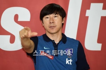 [ST포토] 포즈 취하는 신태용 감독