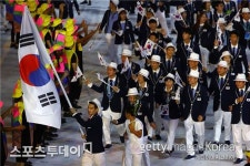 한국, 리우 올림픽 개막식서 52번째로 입장…기수는 구본길