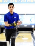 [ST포토] 박수치는 김수현, '스트라이크 좋아!'