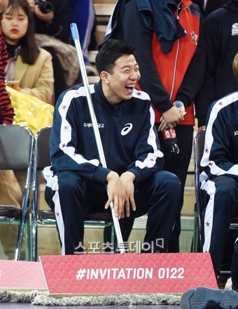 [V리그 올스타전] '최고의 어깨'는 신영석, 파워어택 컨테스트 우승