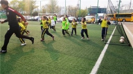 FC서울, 여학생들에게 축구를 선물한다