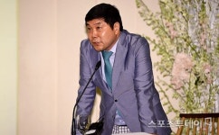[ST포토]홍상기 대표 송대관 거짓말하고 있다