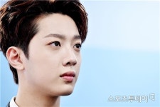 워너비엠이글센터 | [ST포토] 워너원 라이관린, '눈빛이 이글이글'
