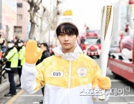 [ST포토] 성화봉송 빅스 엔, 잘생김 줄줄