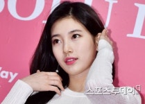 [ST포토] 수지, 모공도 안보이는 꿀피부