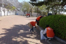 한국체육산업개발 임직원 일동, 올림픽 공원 환경정화 나서
