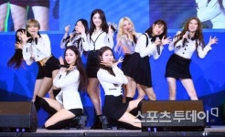 [ST포토] 모모랜드 2018 평창동계올림픽대회 자원봉사자 해단식 축하무대