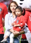 [ST포토] 한혜진 '딸과 함께 남편 기성용 축하해주기 위해 왔어요'