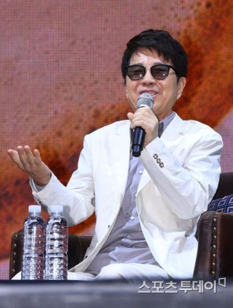 음악 관계자 100인 선정 조용필 명곡 1위는 '단발머리'(음악캠프)