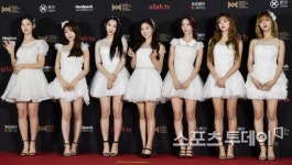 [ST포토] 오마이걸, '새하얀 공주 드레스 입고'
