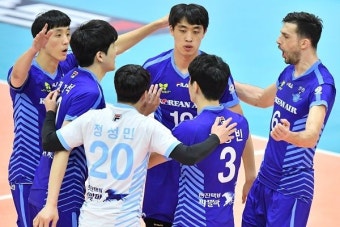 '패패승승승' 대한항공, 삼성화재에 역전승…1위 복귀
