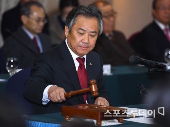[ST포토] 이기흥 회장 '대한체육회 이사회 참석'