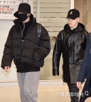 [ST포토] BTS 정국-지민, 민낯은 가리고