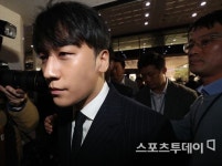[ST포토] 승리 무표정 