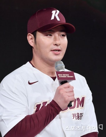 '박병호 4타점' 키움 히어로즈, 프로야구 개막전 롯데에 7-4 승