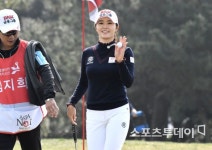 [ST포토] 인사하는 김지희