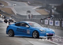 [ST포토] 경기장으로 향하는 GT-300 차량들