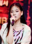 [ST포토] 수록곡 소개하는 가수 비비