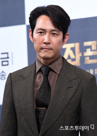 [ST포토] 이정재 '포즈는 평범하게'