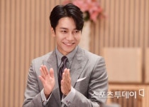 [ST포토] 이승기, 팬심 자극하는 보거스 미소