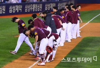[ST포토] 키움 '두산 2차전에서 보자'