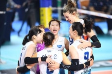 러츠 25점 GS칼텍스, 도로공사 꺾고 개막 후 2연승