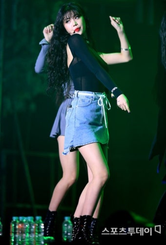 [ST포토] (여자)아이들 수진, 귀여움 반 섹시함 반