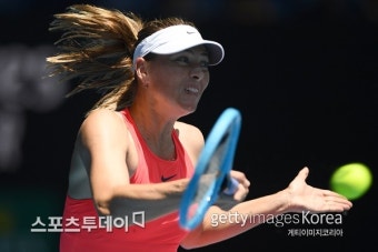 '미녀 테니스 스타' 샤라포바, 코트 떠난다…은퇴 선언