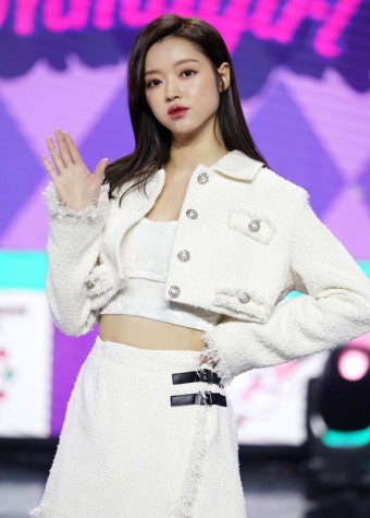 [ST포토] 오마이걸 유아 '인형처럼'