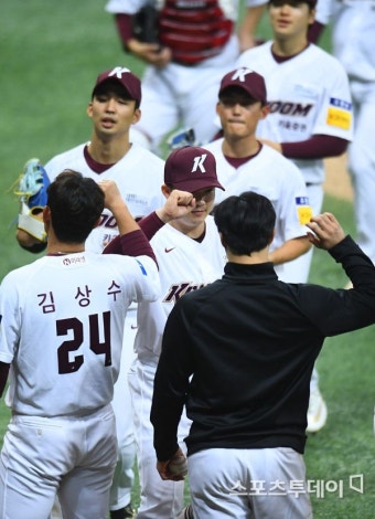 [ST포토] 키움 히어로즈 '달콤한 승리'