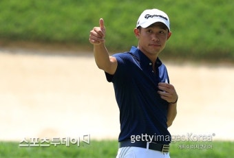 콜린 모리카와, 워크데이 채리티 오픈 2R 단독 선두…임성재 공동 45위