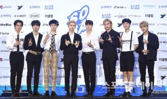 [ST포토] 스트레이키즈 '기분 좋은 포즈'