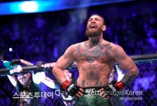 UFC 스타 맥그리거, 복싱 전설 파퀴아오와 링에서 만날까?