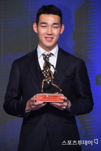 '영플레이어상' 송민규 