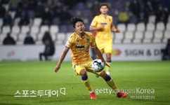 교체 출전 이승우, 경기 후 상대 선수와 신경전…신트 트라위던은 패배