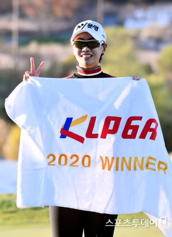 안나린, CME 그룹 투어 챔피언십 첫날 선두 확보! 400만 달러 도전 성공 가능성 높아.