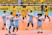 [ST포토] 우리카드, KB손해보험 상대로 셧아웃 승