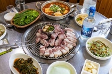 제주 중문에서 맛보는 흑돼지 돈사돈 중문점, 2021 고객만족대상