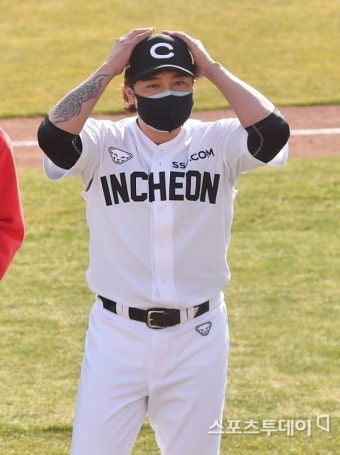 [ST포토] 추신수, SSG 유니폼 입고!