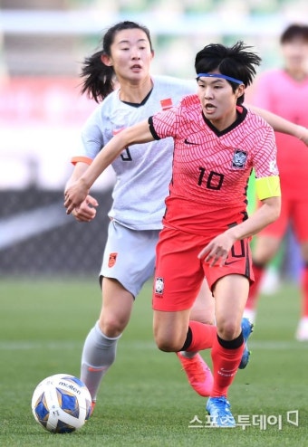 [ST포토] 지소연 '지메시 나가신다'