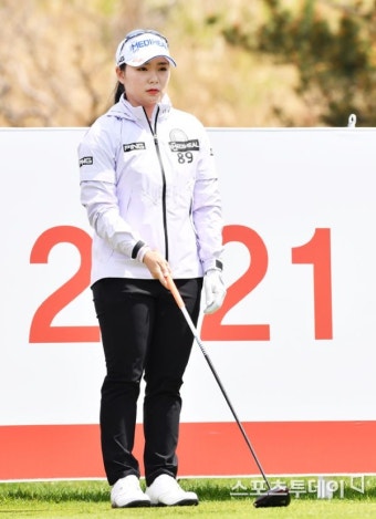 [ST포토] 이다연, '선두로 3라운드 시작~'
