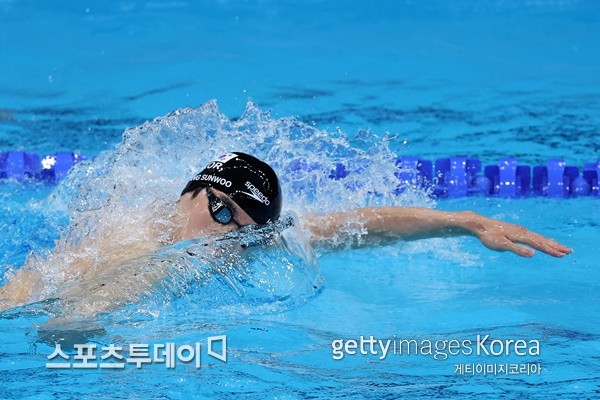 황선우, 세계선수권대회 200m 결승서 4위...메달 획득 기회 놓쳐 