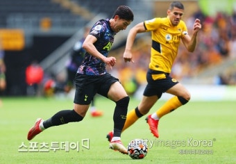 토트넘, 알크마르에 0-1 패배…손흥민 무효한 세 차례 슈팅
